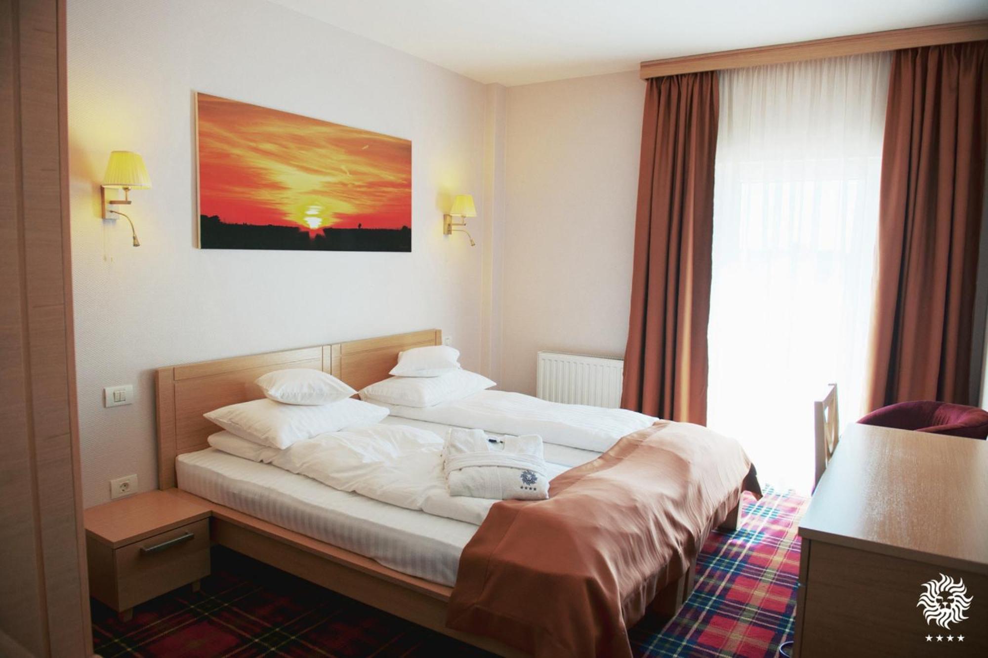 Hotel Leon & Spa Αράντ Εξωτερικό φωτογραφία