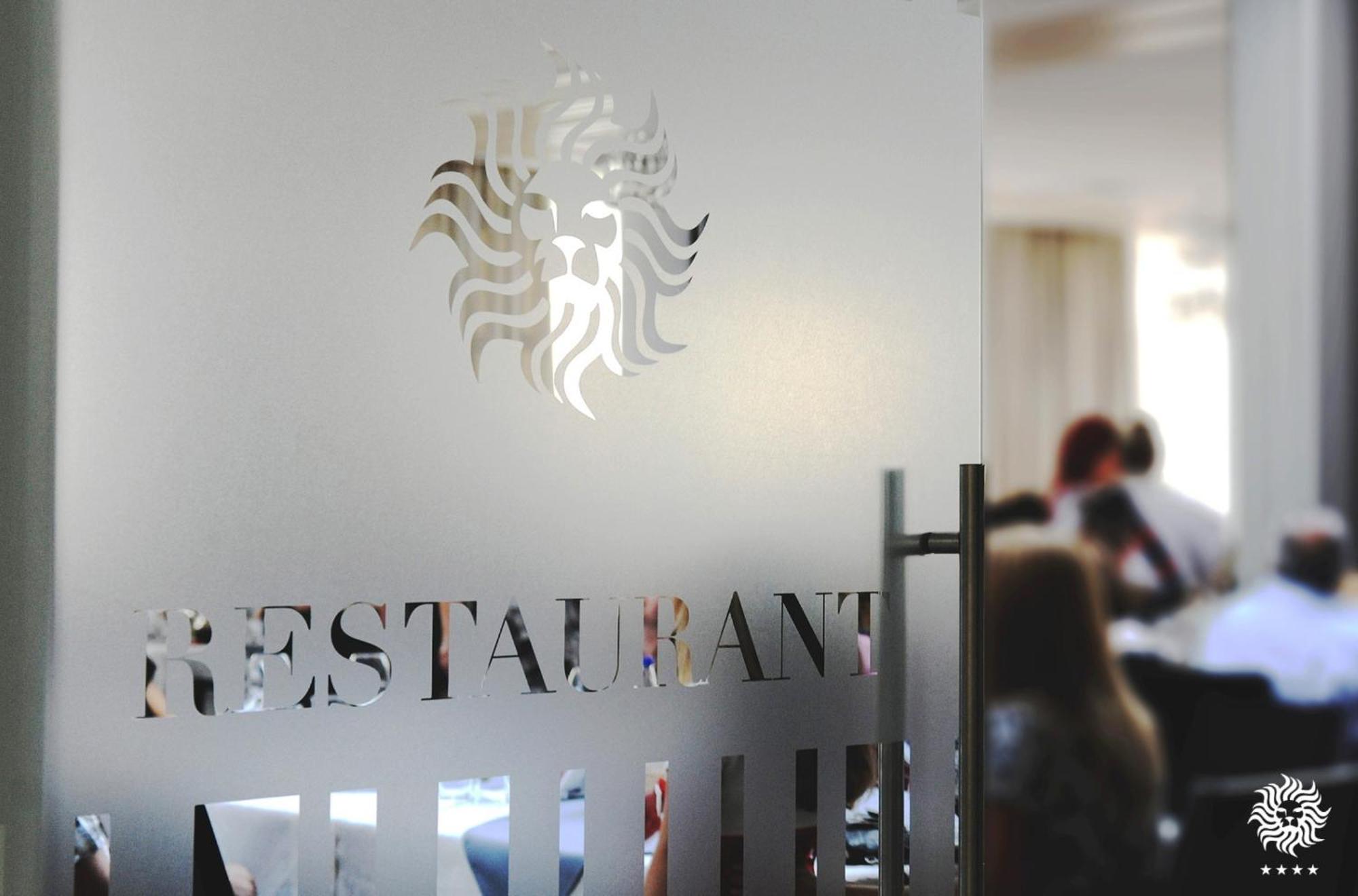 Hotel Leon & Spa Αράντ Εξωτερικό φωτογραφία