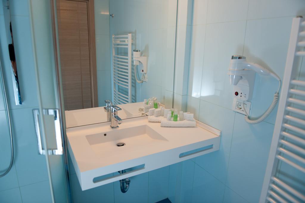 Hotel Leon & Spa Αράντ Εξωτερικό φωτογραφία