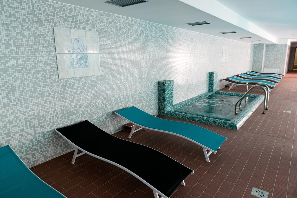Hotel Leon & Spa Αράντ Εξωτερικό φωτογραφία