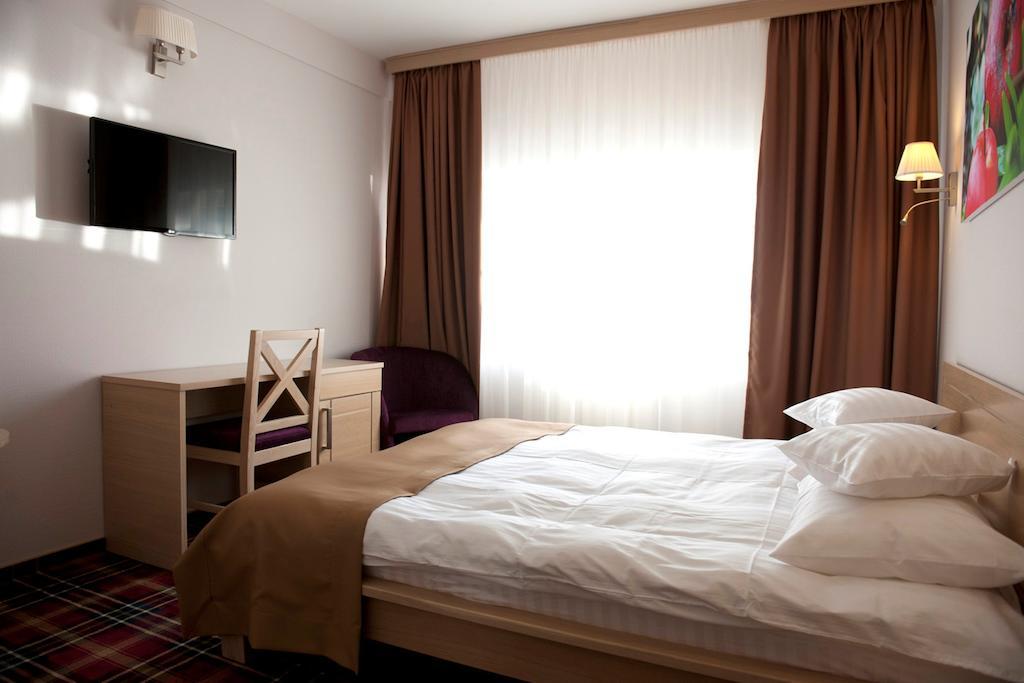Hotel Leon & Spa Αράντ Δωμάτιο φωτογραφία
