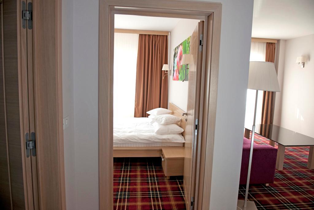 Hotel Leon & Spa Αράντ Δωμάτιο φωτογραφία