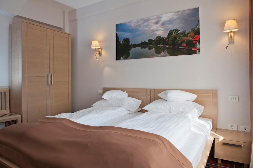 Hotel Leon & Spa Αράντ Δωμάτιο φωτογραφία