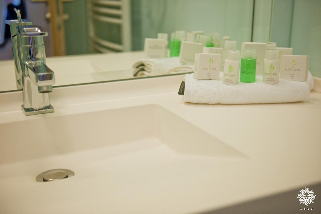 Hotel Leon & Spa Αράντ Δωμάτιο φωτογραφία